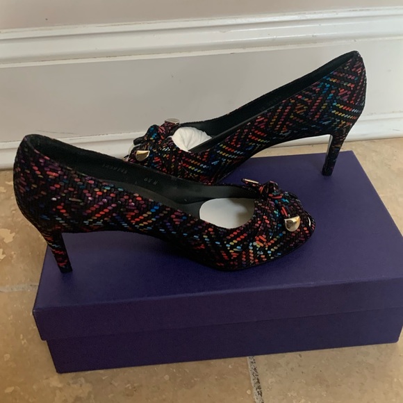 Gorgeous Stuart Weitzman Multicolor Patterned Heels - Picture 4 of 9